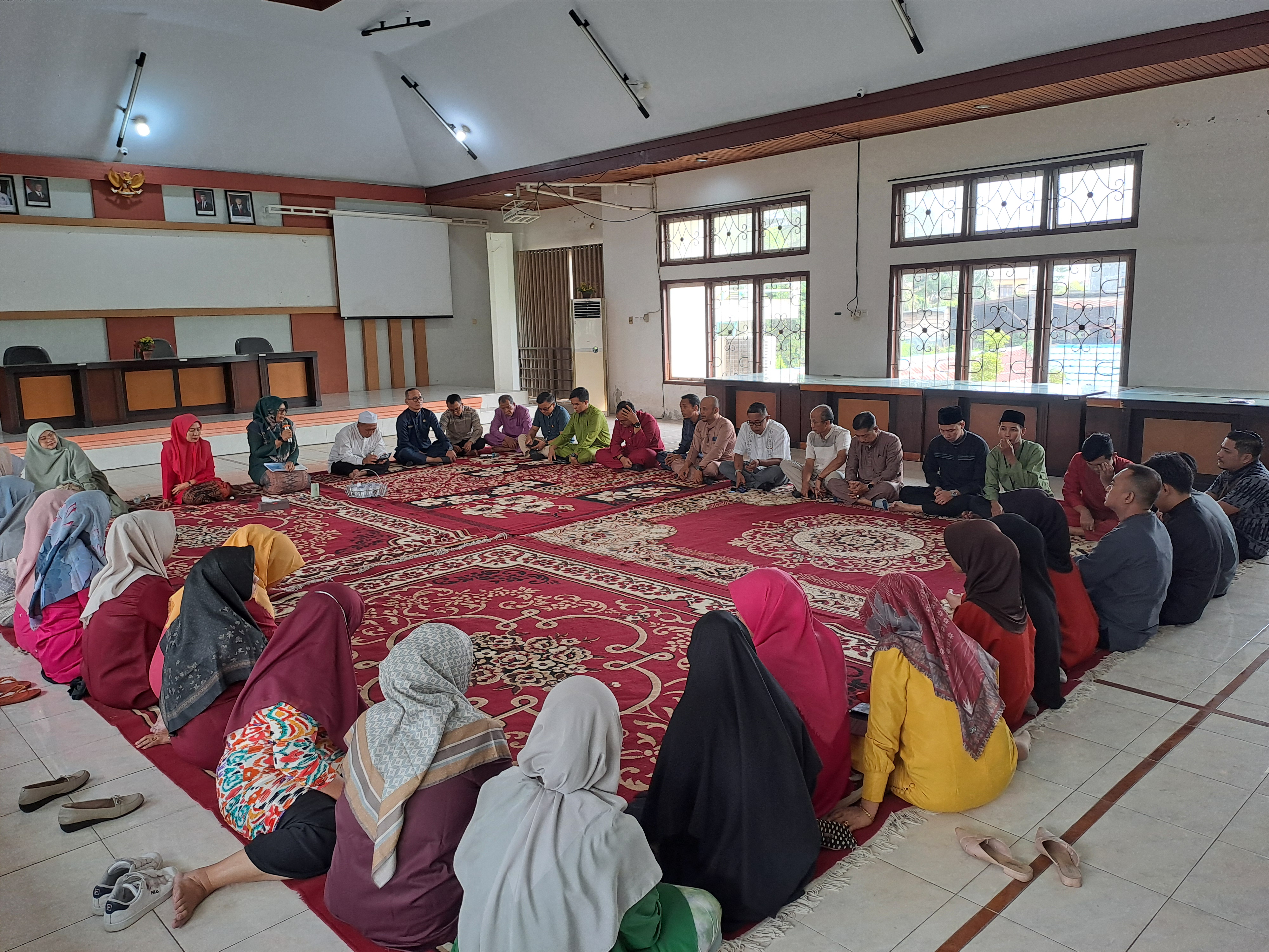 Doa Bersama Keluarga Besar Inspektorat Kota Jambi dalam Rangka Menyambut Tahun 2025